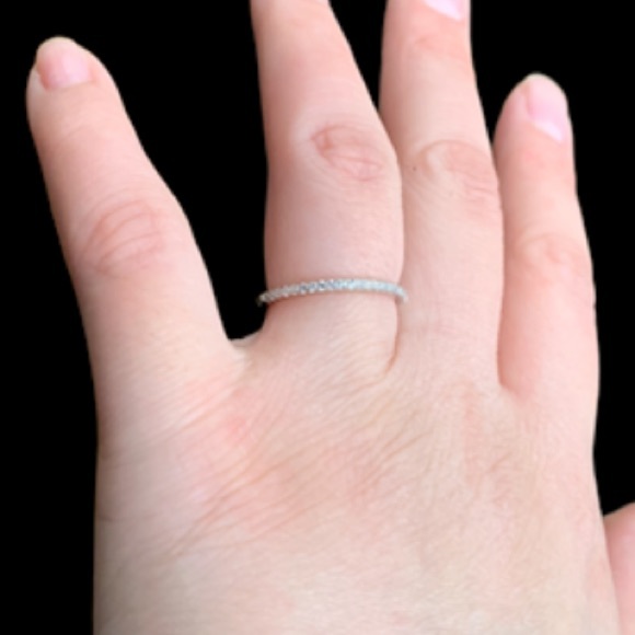 1 MM STERLING SILVER DIAMOND RING - Picture 8 of 8